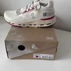 New. On Cloudnova 2 Size 8.5