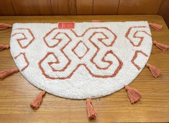 New with Tags- 20” x 32” Tufted Half Moon Geo Tassel Cotton Bath Rug, Opalhouse with Jungalow