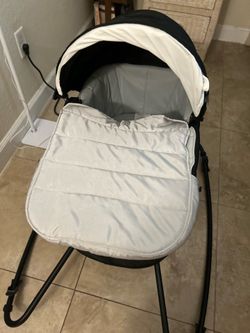 Orbit Baby G3 Bassinet with rocker base