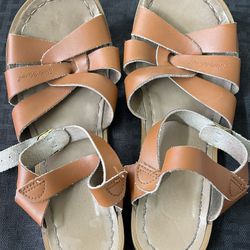 women sandals 