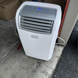 AIR CONDITIONER PORtABLE. BLACK+ DECKER   / 12,000Btu/h   /.  