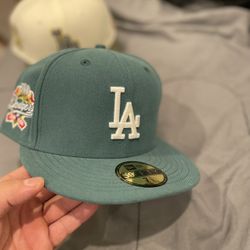 Fitted Hats 71/2