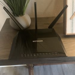 Nighthawk Netgear Wireless Router $80 