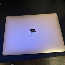 Apple MacBook Air – 256GB SSD – Excellent Condition