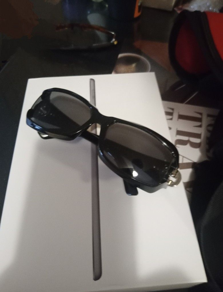 Sunglasses designer GG