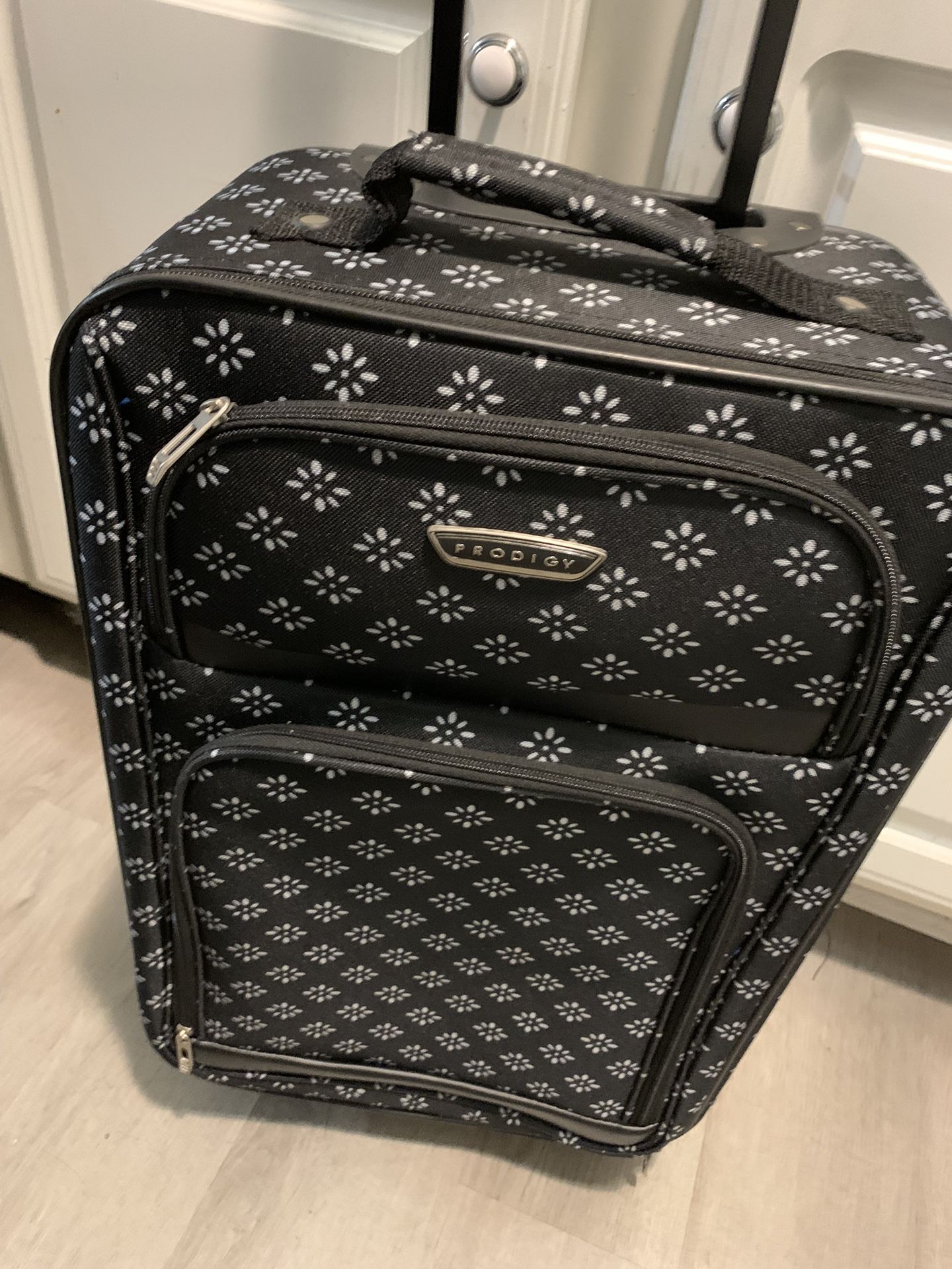 Nice Carry On