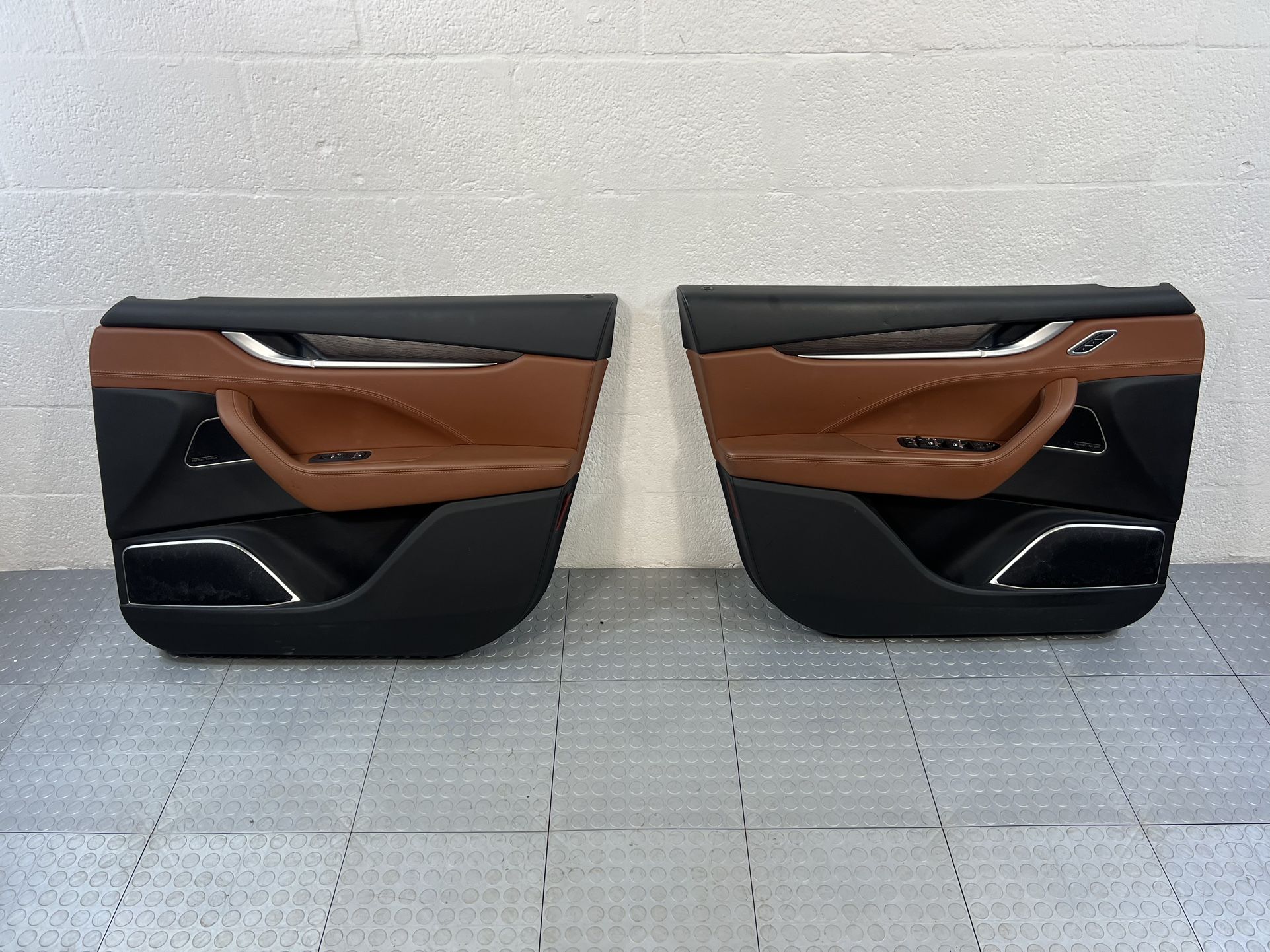 MASERATI LEVANTE FRONT RIGHT AND LEFT SIDE INTERIOR DOOR PANEL TRIM COVER OEM 2017-2020✔️