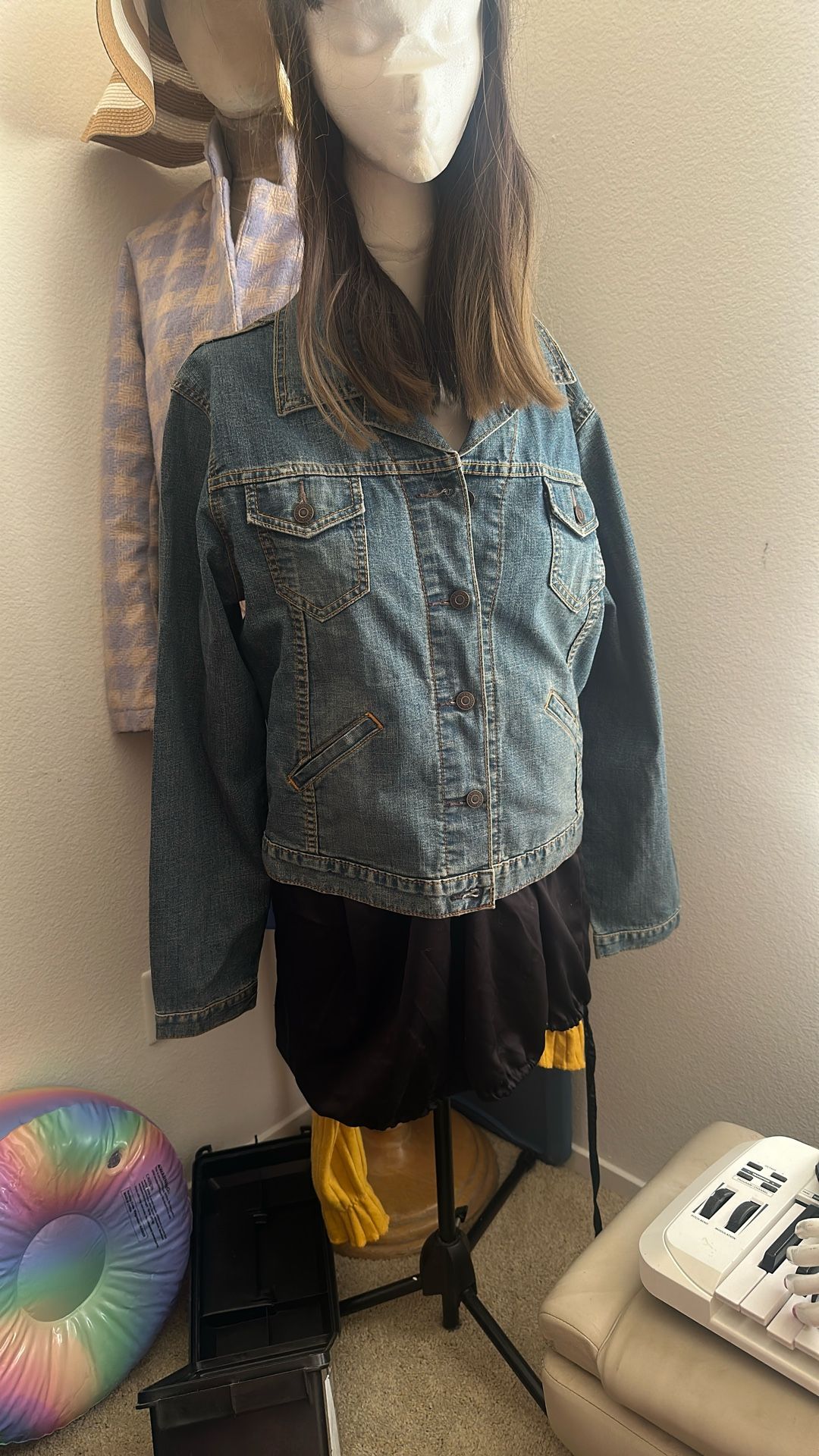Ladies M Lightweight Levi’s Blue Jean Jacket
