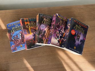 Heroes of Olympus Book Set by Rick Riordan