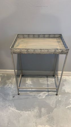 Canister table