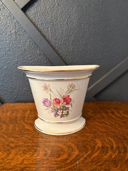 Cute wall vase