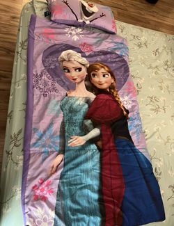 Girls Sleeping Bag Frozen Theme Like New Condition, 