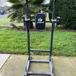 Advenor Pull Up Station 