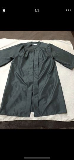 Green Graduation gown 5’1”-5’3”Campo Verde High school graduation