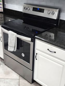 Whirlpool Electric Stove/Oven