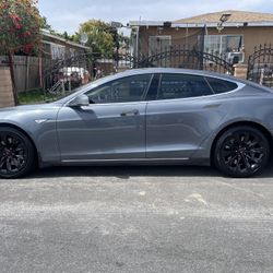 Tesla Model S 2013 