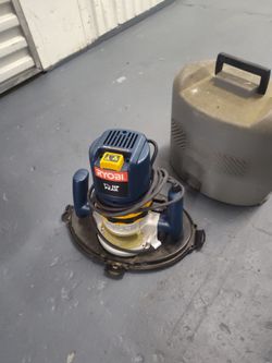 Rioby electric router with incomplete bits set