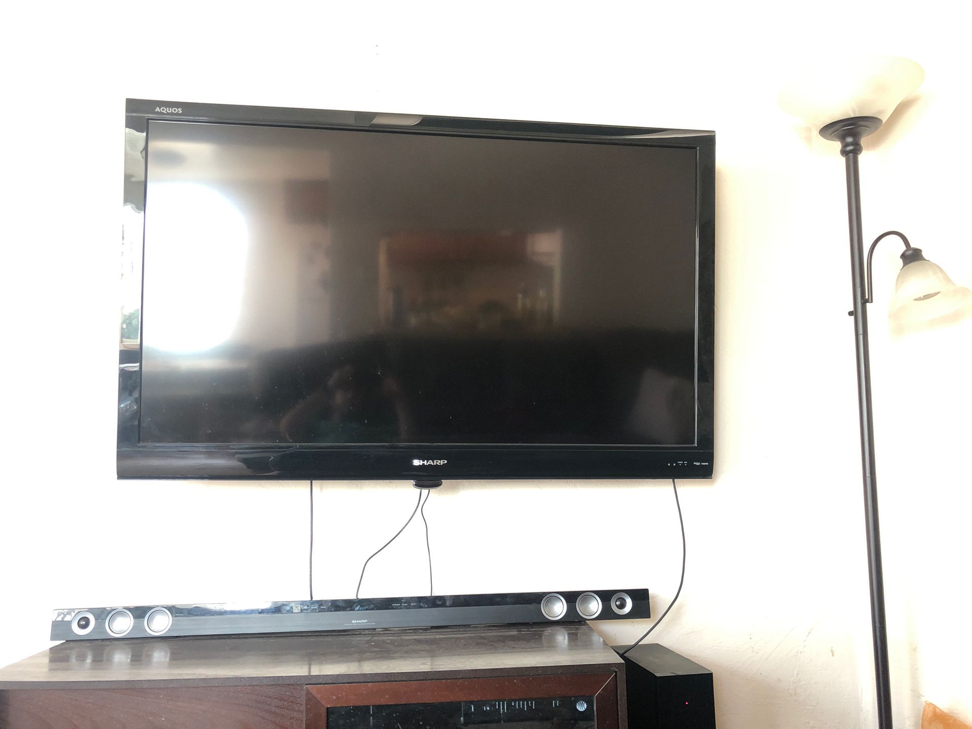 Sharp aquos tv led 60 inch with sound bar