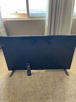 Element Flat Screen TV with Remote (40 inch)
