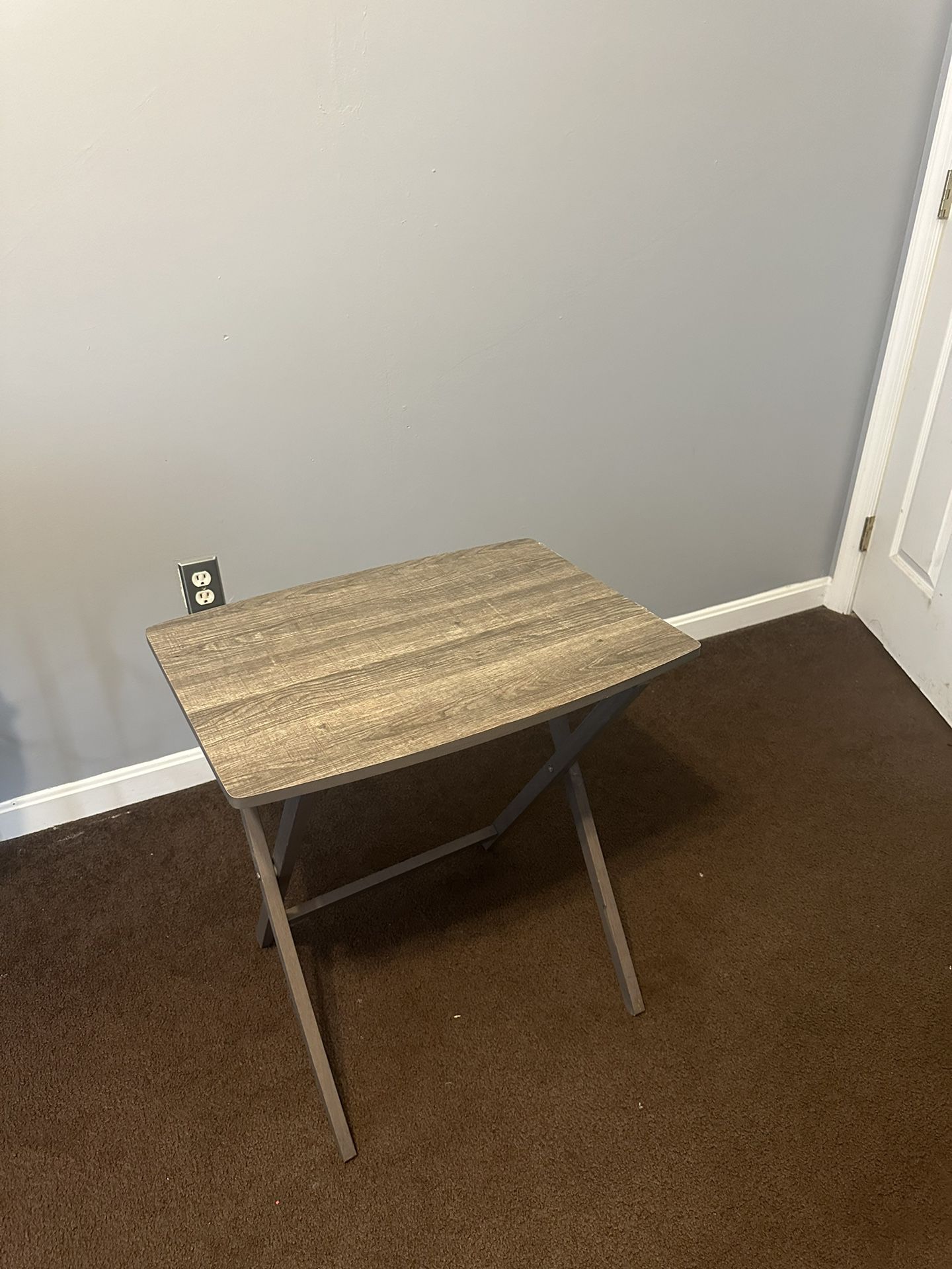 FOLDING TABLE EXCELLENT CONDITION 
