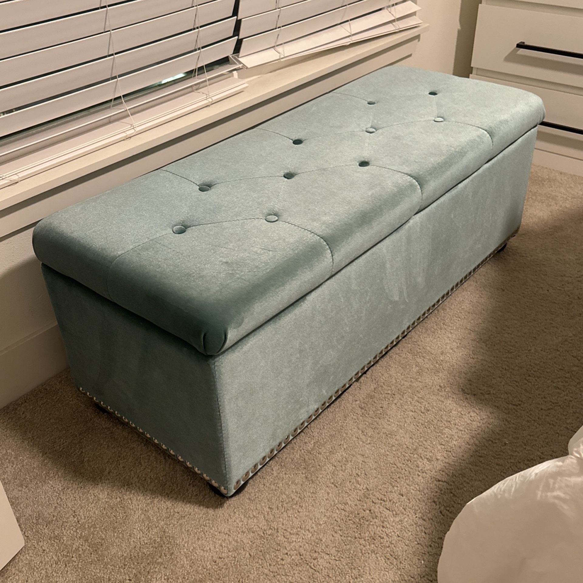 Ottoman w/ Storage