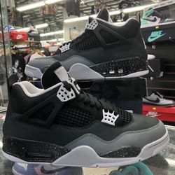 Air Jordan 4 Retro Fear