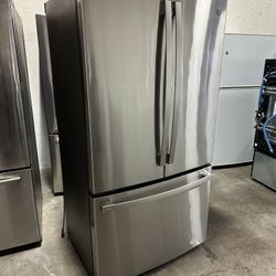 Profile GE Mint condition Counter Depth, 23.1 cu.ft. Water ice can deliver  1 year old Retail price $3100 Fingerprint Resistant Stainless Steel, ENERG