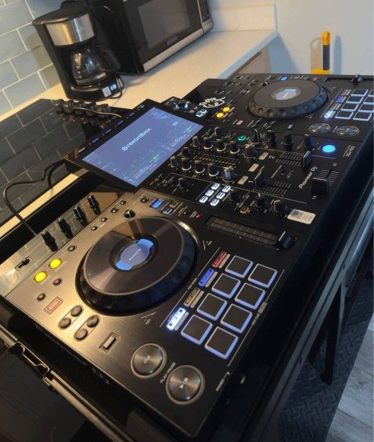 Pioneer-XDJ-RX3