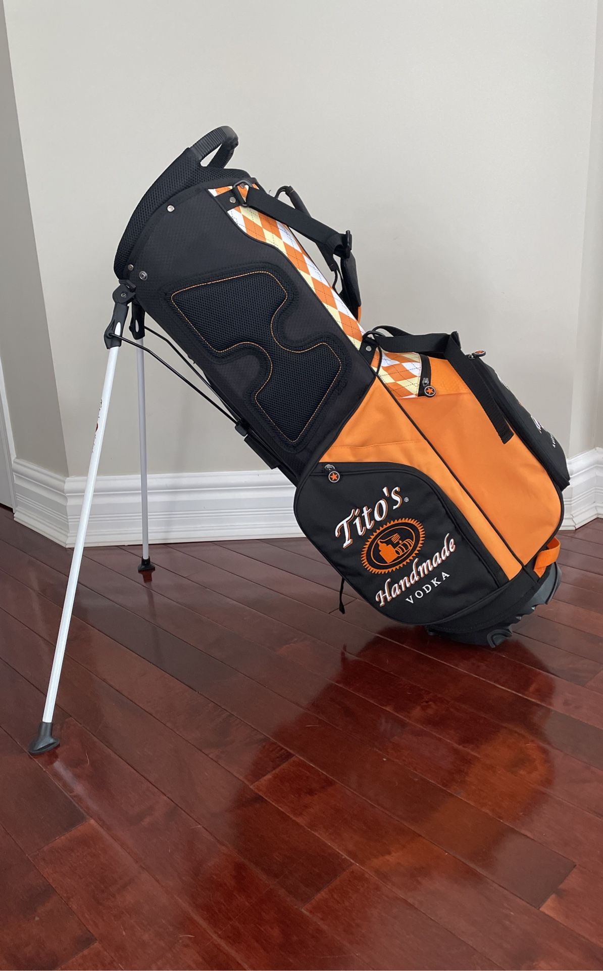 Callaway Tito’s Seasoned Pro Golf Bag for Sale in Elgin, IL OfferUp