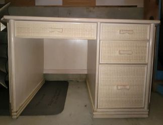 ❗️DEAL❗️Henry Link Wicker Desk