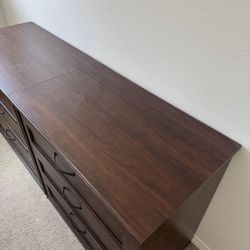 3 Drawer Nightstand/dressers 