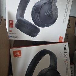 JBL TUNE52OBT Wireless On-Ear
Headphones Black New $50