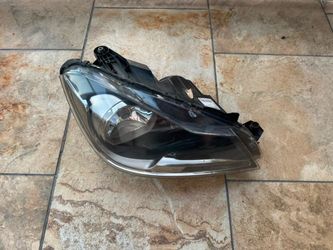 2010 - 2015 MERCEDES BENZ C-CLASS C250 RH PASSENGER SIDE HEADLIGHT OEM