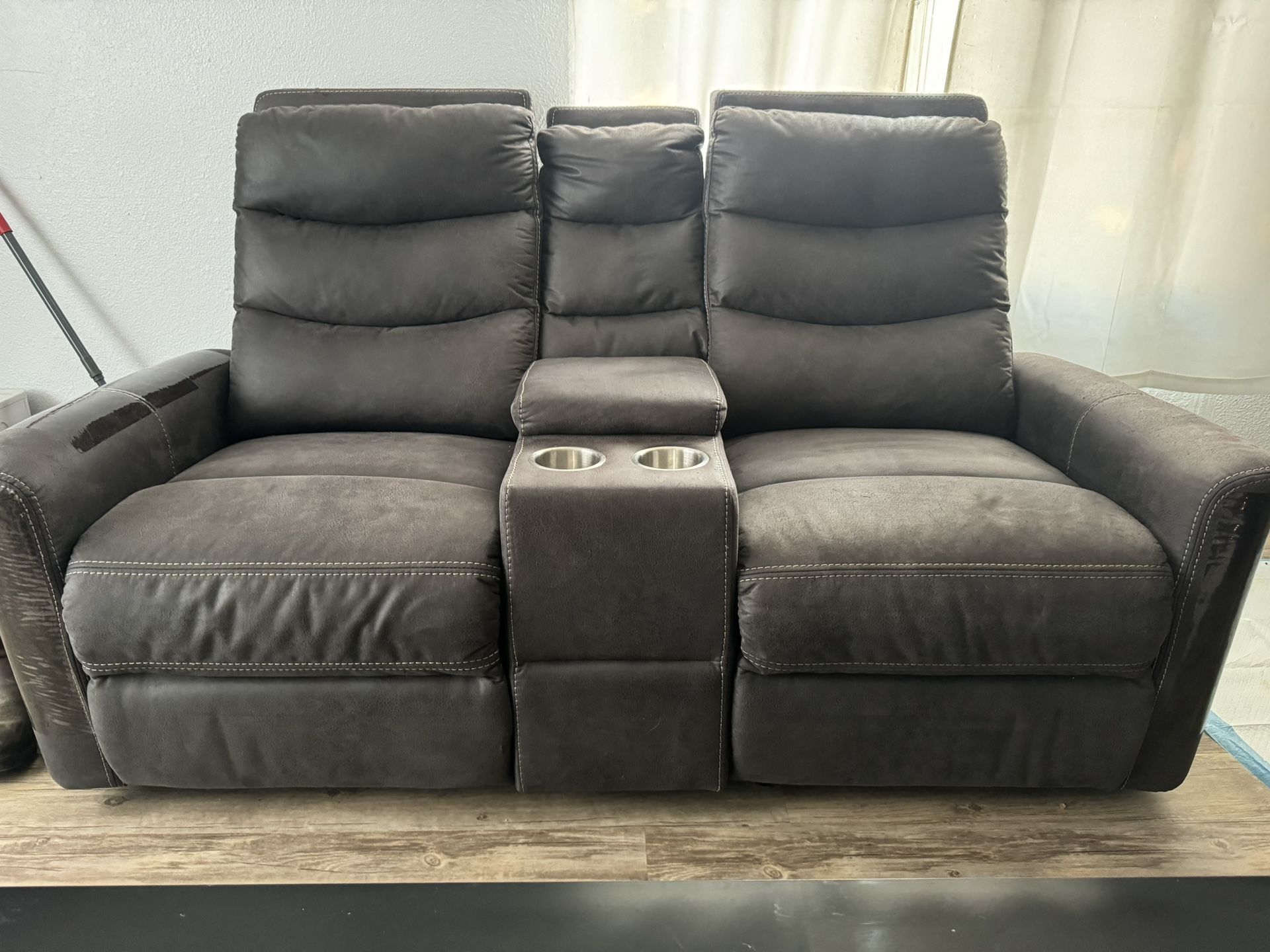 Reclinable Couches
