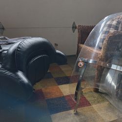 OEM  Harley Davidson Premium Leather Touring Pack With Rack  And Windshield 