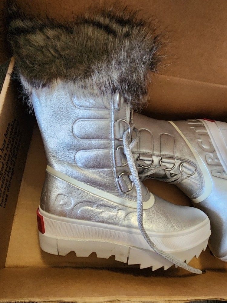 Size 6 Women's Sorel Joan of Arctic Next Pure Waterproof Winter Boot Silver