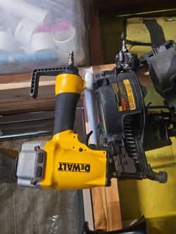Dewalt nailer Gun