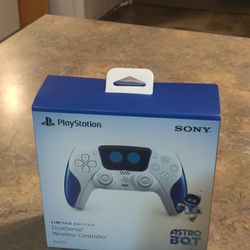 Astro Bot Limited Edition Dual Sense Controller New In Box