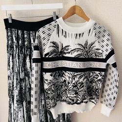 One Set Knitted Sweater And Skirt