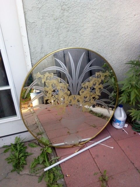 Circle Mirror
