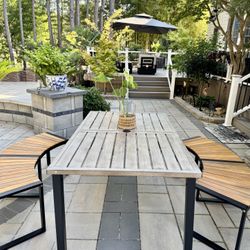 Brand New 3 Pieces Outdoor Patio Set .Been Set Up Just Like How It Showed On First Few Pictures