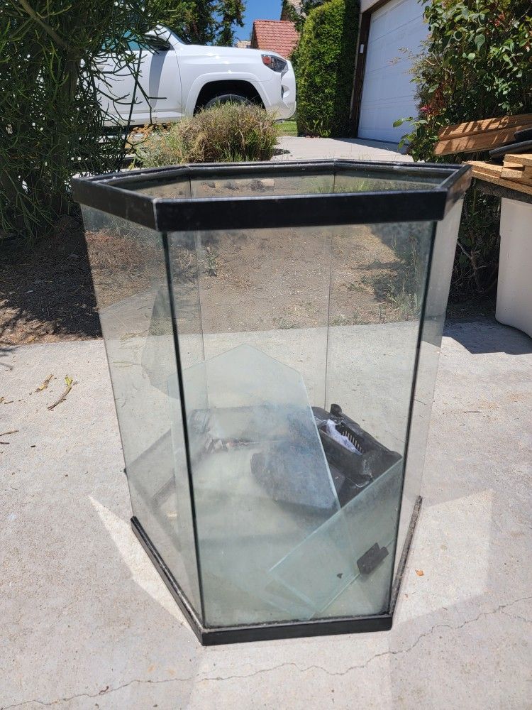 Aquarium 30 Gallon Free