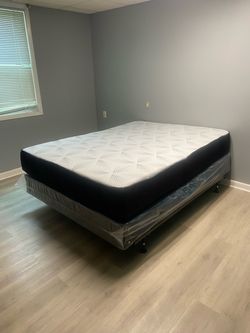 Black Metal Bed Frame with Casters, Mattress And Box spring - Delivery 🚚 Today