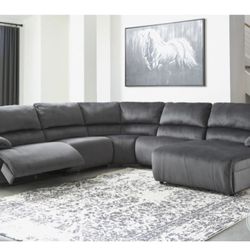 BLACK FRIDAY SALE Brand New Power Reclining Sectional 