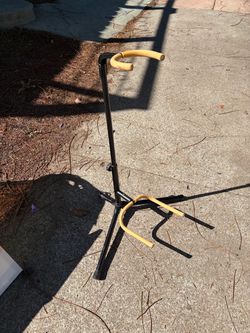 Guitar stand