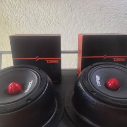 DS18 Pro 6.5" Midrange Speakers With Bullet.  450 Watts.  Base Included!       Hablo Español  Se Vende Bocinas Y Base De Voz.   ds18 Pro!!!  Base Incd