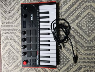 Akai MPK Mini Play – Portable MIDI Keyboard with Built-in Speaker