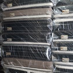 🌟🌙💤🛏Mattress Pillow Top 12" Inches💤🌙
💥All sizes
💢Excellentn Mattress Quality
🚛📍Delivery available ✔
💯Warranty
🔷️Queen $199
🟧Full $179
🟢