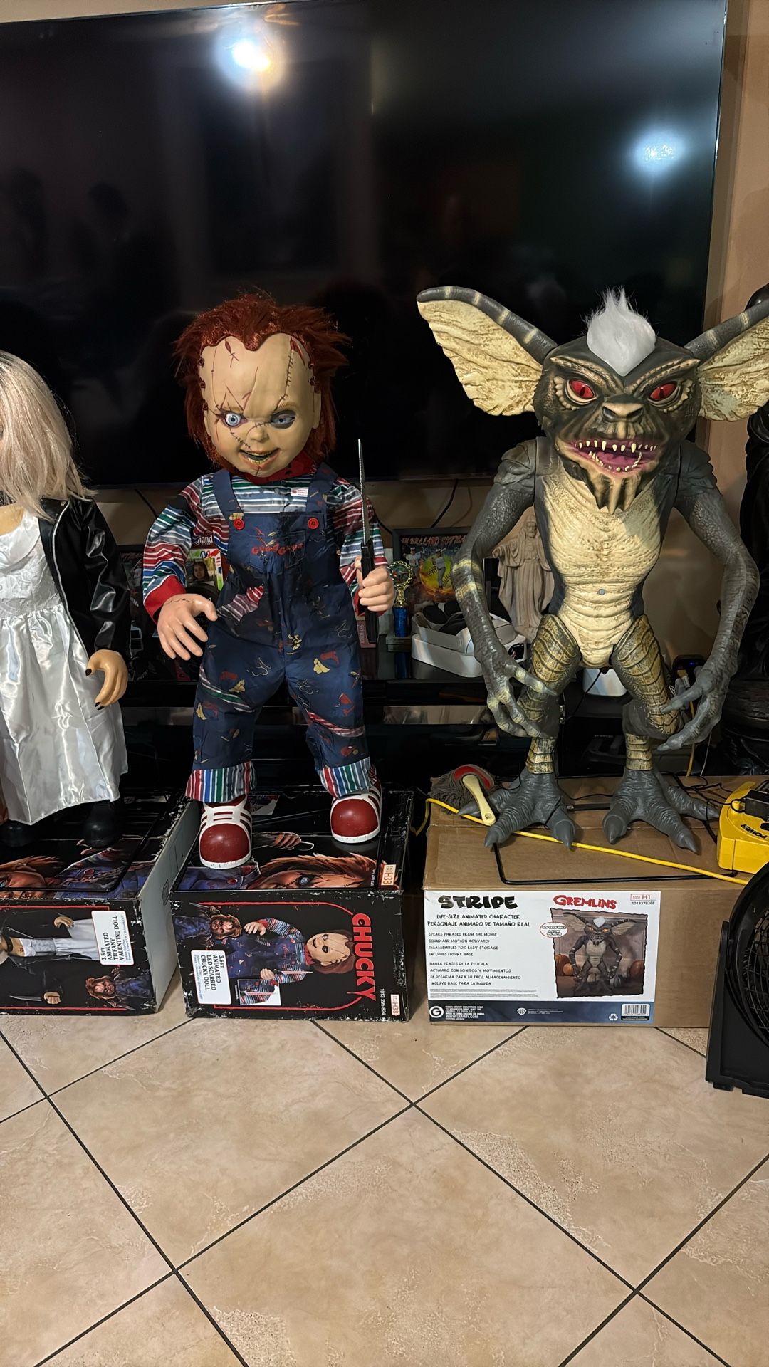 Life-size Chucky and talks and moves the knife lights up