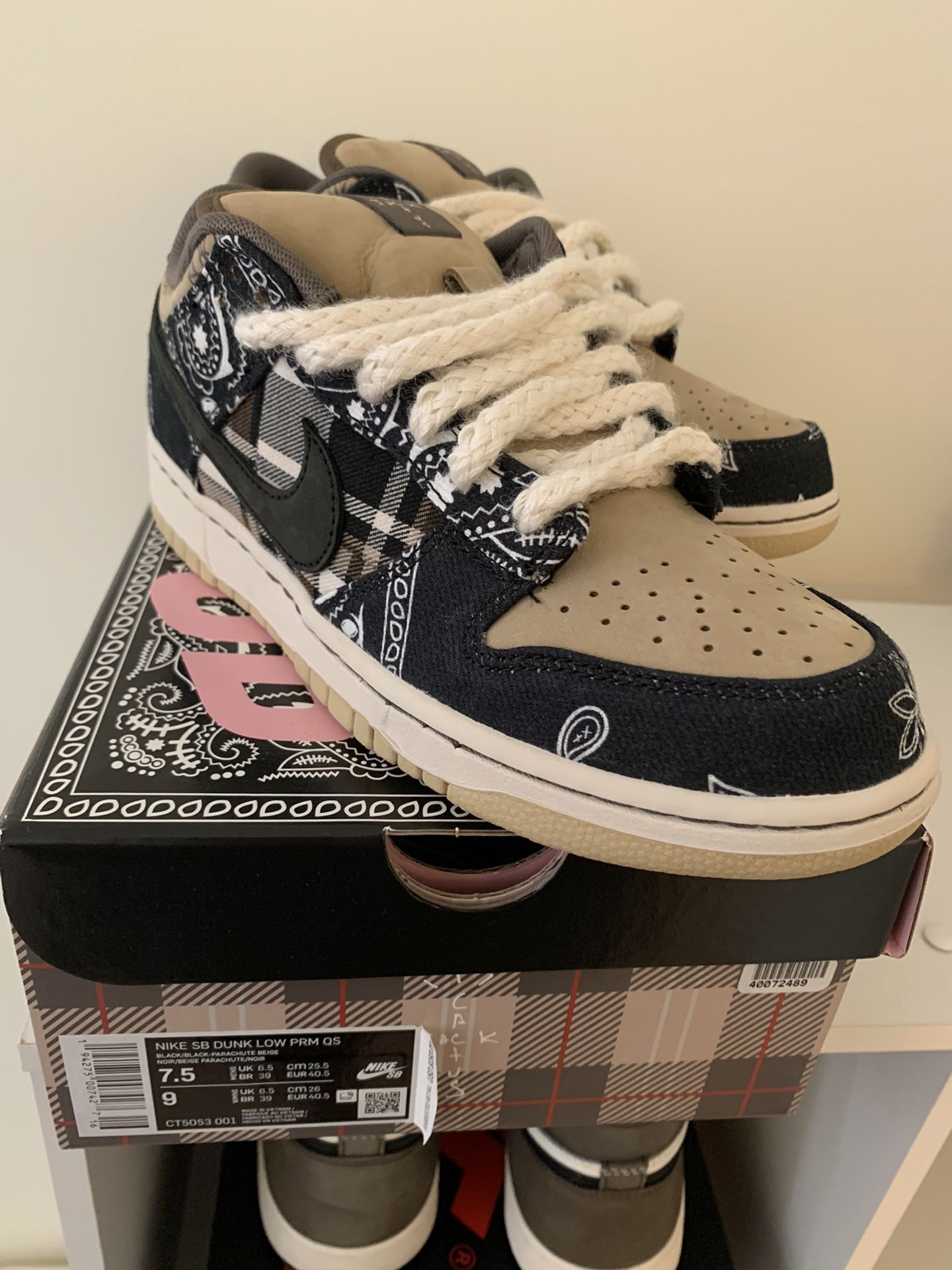 Travis Scott Special Box Edition 7.5